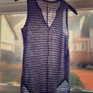 Linen split neck tank in stripe